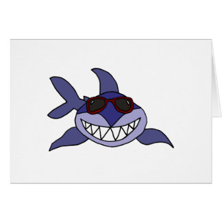 Requin bleu drôle avec des lunettes de soleil