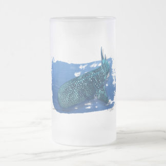 Requin de baleine dans la tasse de bière givrée