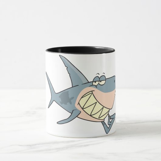 Requin utilisant une tasse de cure-dents (Centre)