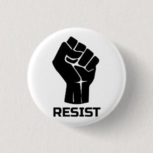 Resist met vuist - in zwart ronde button 3,2 cm