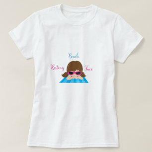 Resting Beach Face Girl op Beachtowel T-shirt