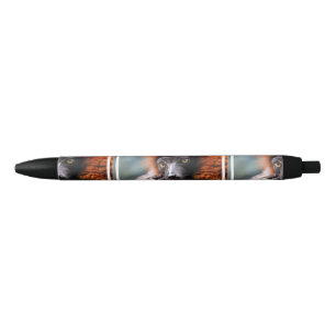 Resting Red Ruffed Lemur Zwarte Inkt Pen