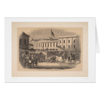 Retentissant la sonnette d'alarme au-dessus de la