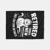 Retired Under New Management - Funny Cat Retiremen Fleece Deken (Voorkant (Horizontaal))