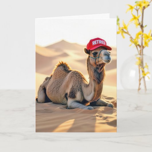 Retirement Camel Wearing a Red Cap Kaart (Gele Bloem)