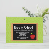 Retour à l'école Blackboard Invitation (Debout devant)