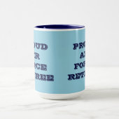 Retraite de la Force aérienne Mug Froud (Centre)