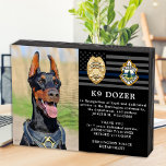 Retraite des chiens de police mince Ligne bleue K9<br><div class="desc">Honorer votre meilleur partenaire et chien de police pour ses années de service dévouées avec cette plaque photo d'appréciation de la retraite de chien de police de la Ligne Bleue Mince. Personnalisez avec la photo, le nom, le message personnel, les dates de service et les années de service de votre...</div>