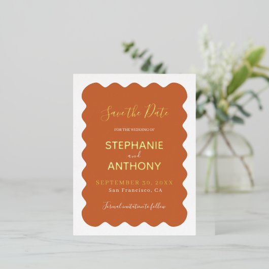 Retro 1950s golfrand terracotta bruiloft folie uitnodiging briefkaart (Staand Voorkant)