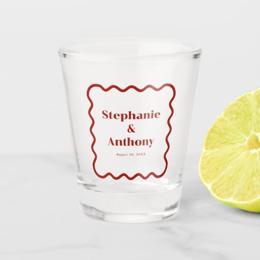 Retro 1950s Wavy Edge Dark Red Wedding Shot Glas (Voorkant)