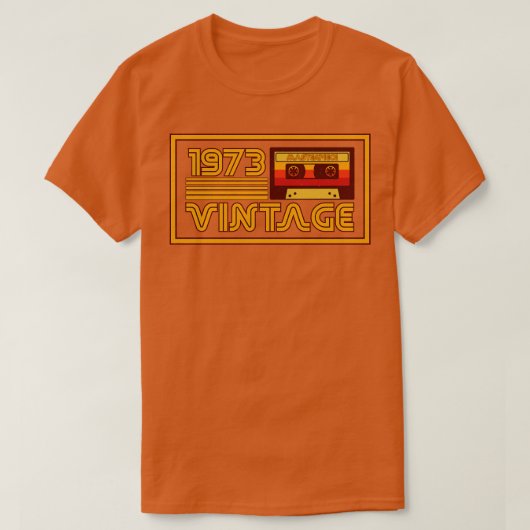 Retro 1973 Masterpiece Cassettebandje T-shirt (Design voorkant)