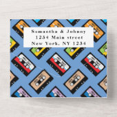 Retro 1980s Cassette Pattern Wedding All In One Uitnodiging (Achterkant)