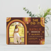 Retro 70's Bold Typography Rainbow Arch Afstuderen Kaart (Staand voorkant)