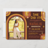 Retro 70's Bold Typography Rainbow Arch Afstuderen Kaart (Voorkant)