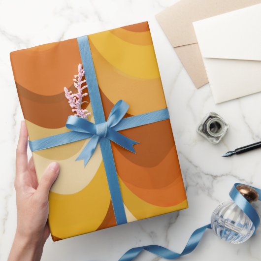 Retro 70s Orange Mustard Wave Abstract Pattern Cadeaupapier (Geschenken)