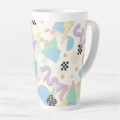 Retro 90s Memphis Aesthetic Pattern Latte Mug (Angle droit)