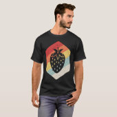 Retro aardbeiboomgaard Boerderij aardbeienteelt T-shirt (Voorkant volledig)