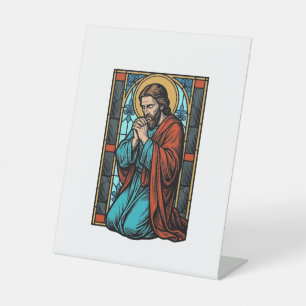 Retro Biddende Religieuze Figuur Vector T-shirt De Reclamebord Met Voetstuk