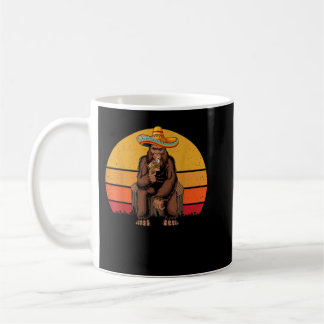 Retro Bigfoot Holding Pizza Mexican Sasquatch Cinc Koffiemok