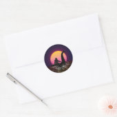 Retro Bigfoot Riding over de Loch Ness Ronde Sticker (Envelop)