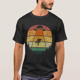 Retro  Bigfoot UFO Abduction Funny Sasquatc T-shirt