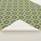 Retro Blue & Black Daisies op Green Floral Pattern Sherpa Deken (3/4)