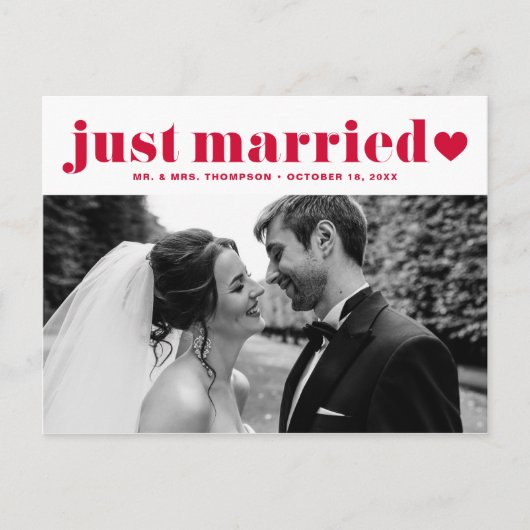 Retro Bold Typografie Red Just Married Foto Briefkaart (Voorkant)