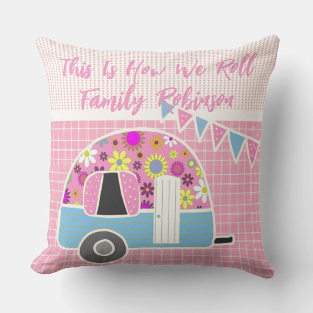 Retro Camper Roze Blauw Gepersonaliseerd Kussen (Voorkant)