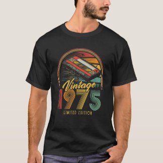 Retro Cassette 1975 47th Birthday 47 T-shirt