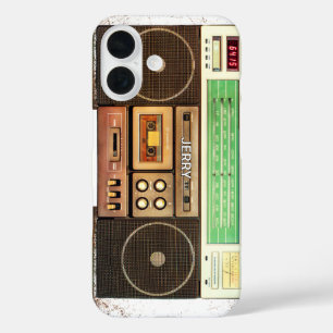 Retro cassetterecorder met gepersonaliseerde naam iPhone 16 hoesje