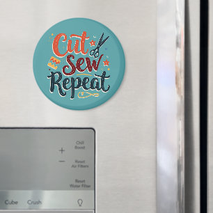 Retro "Cut Sew Repeat" naailiefhebber ontwerp Magneet