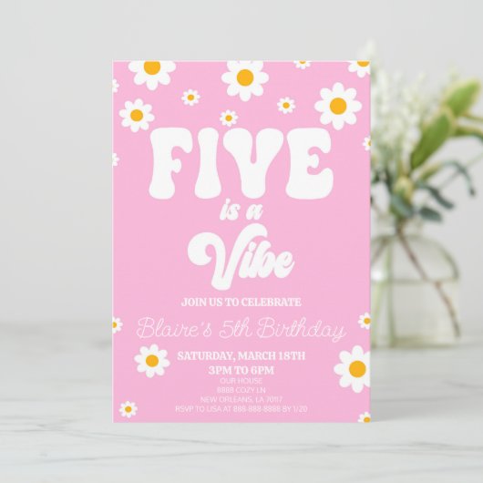 Retro Daisy Five is een vibe 5e verjaardagsfeestje Kaart (Staand voorkant)