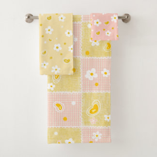 Retro Daisy Floral Pattern Yellow and Pink Bad Handdoek