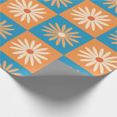 Retro Daisy op Blauw en Oranje Checkerboards Cadeaupapier (Hoek)