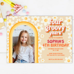 Retro Daisy Rainbow 4th Photo Birthday Invitation Notitiekaartje