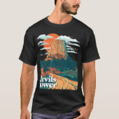 Retro Devils Tower Monument  design T-shirt (Voorkant)
