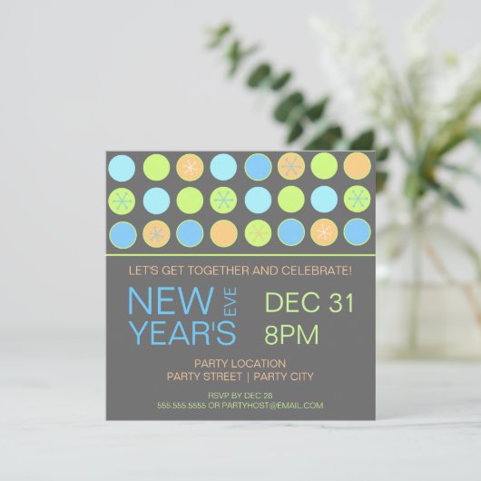 Retro Dots New Years Eve Party Invitation (Debout devant)
