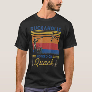 Retro Duckaholic opgehangen op Quack Duck Hunt T-shirt