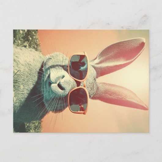 Retro Easter Bunny Chillaxing in de gras Briefkaart (Voorkant)