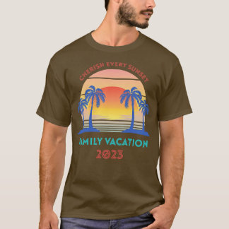 Retro Familie Vakantie 2023 Koesteren Elke Zonsond T-shirt