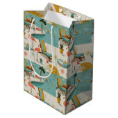 Retro Flamingo Zwembad Zomer Patroon (10) Medium Cadeauzakje (Achterkant Gekanteld)