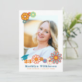 Retro Floral Elegant Script Chic Photo Afstuderen Kaart (Staand voorkant)