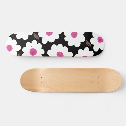 Retro Flower Pattern in White op Black Skateboard (Horizontaal)
