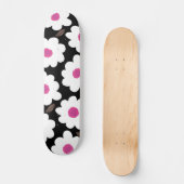 Retro Flower Pattern in White op Black Skateboard (Voorkant)