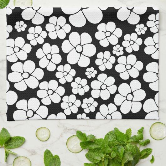 Retro Flower Pattern in White op Black Theedoek (Gevouwen)
