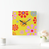 Retro Funky Flower Pattern Yellow Wall klok (Huis)
