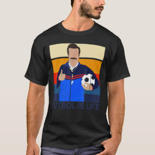 Retro  Futbol is levensessentieel T-shirt