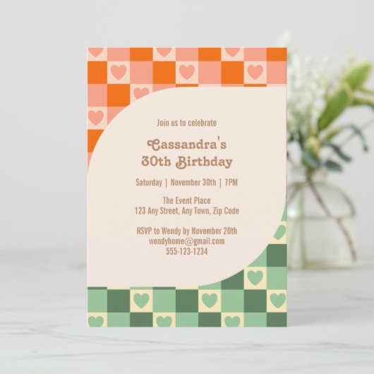 Retro geruit hart groen Sinaasappel Verjaardag Kaart (Staand voorkant)