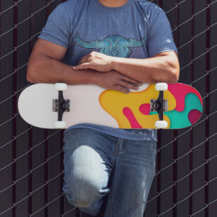 Retro golven gekleurde lagen skateboard