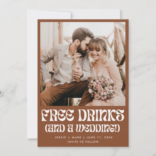 Retro Gratis Drinken Rust Terracotta Bruiloft Save The Date (Voorkant)